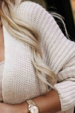 630-1 Ciepły kardigan z kieszeniami i ściągaczami na rękawach - beżowy-9