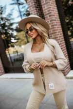 631-1 Stylowy kardigan z miękkiej sweterkowej dzianiny - beżowy-4