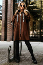 632-2 Casualowy płaszczyk z zamkiem i modnymi detalami - czekoladowy-5