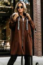 632-2 Casualowy płaszczyk z zamkiem i modnymi detalami - czekoladowy-7