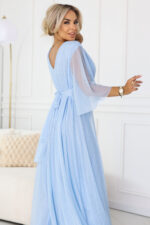 654-3 Długa połyskująca sukienka plus size z dekoltem i transparentnym rękawkiem - błękitna-4