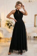 662-2 Elegancka sukienka wieczorowa maxi halter z tiulem i wiązaniem w talii - czarna-6