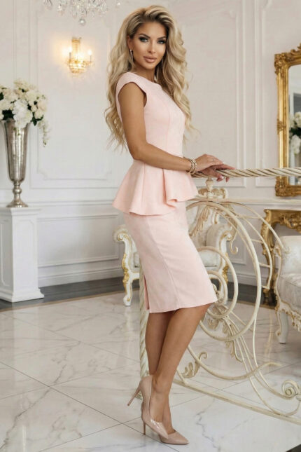 192-17 Elegancka zamszowa sukienka midi z baskinką - pudrowy róż-2