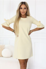 217-12 NEVA Kobieca trapezowa sukienka z wiązaniem na rękawkach - pastelowy żółty-4