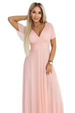 635-7 MELANIA długa błyszcząca suknia z dekoltem i krótkim rękawkiem - brzoskwiniowa-10