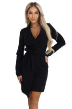 670-1 Elegancka sukienka marynarkowa z paskiem i asymetrycznym dołem - czarna-10