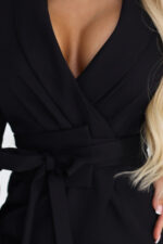 670-1 Elegancka sukienka marynarkowa z paskiem i asymetrycznym dołem - czarna-6